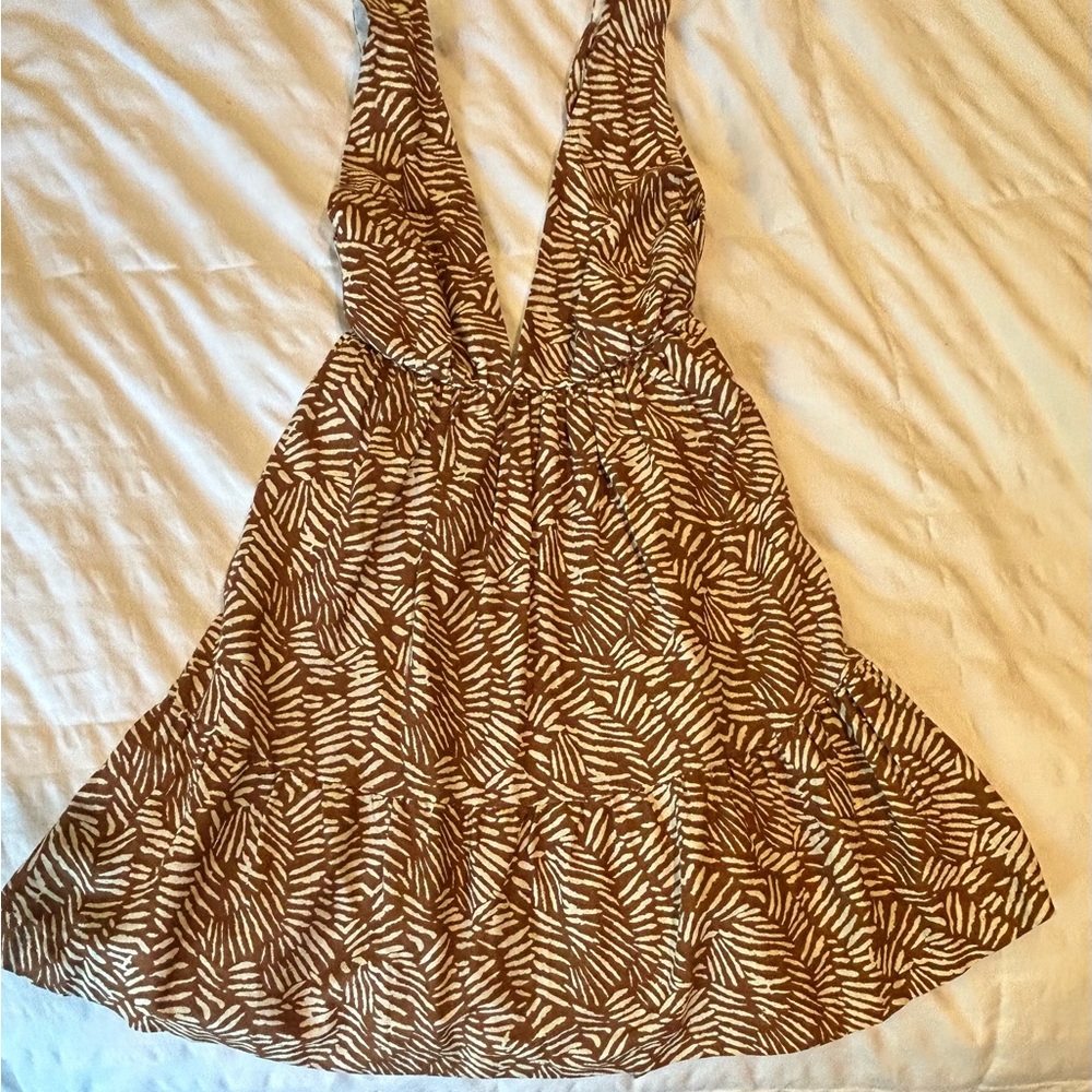 House of Harlow 1960 Brown and Cream Backless Dress Linen